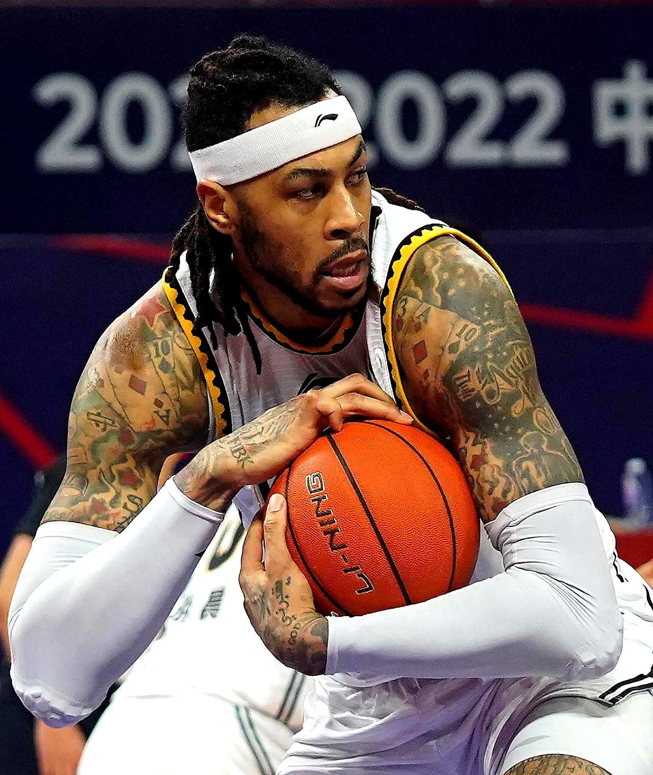 江苏队险胜爵士，莫兰特状态火热